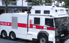 The water cannon truck cannot resolve political issues