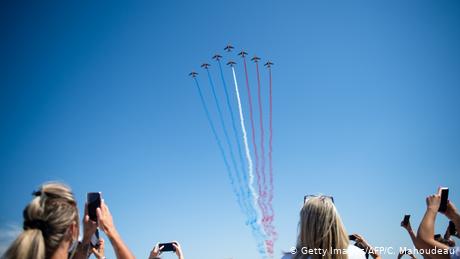 Bild des Tages I BdT I Performance I Patrouille de France in Marseille (Getty Images/AFP/C. Mahoudeau)