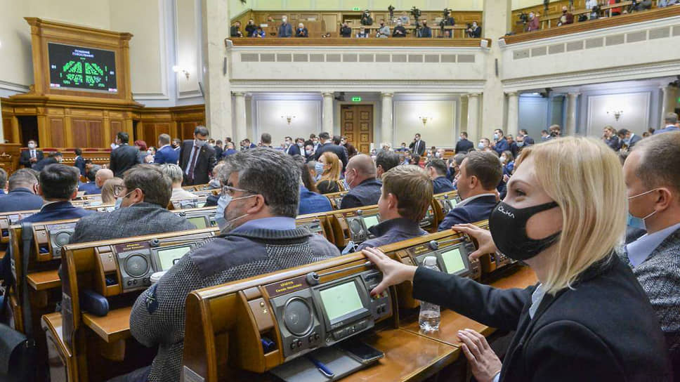 На Украине бюджет в дефиците  / Верховная рада поддержала в первом чтении финансовый план на 2021 год