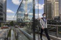 People Return to Work in Shanghai's CBD After Golden Week Holiday