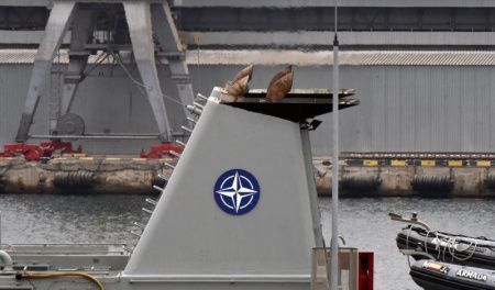 НАТО заявило, что корабли альянса не планируют надолго покидать Черное море