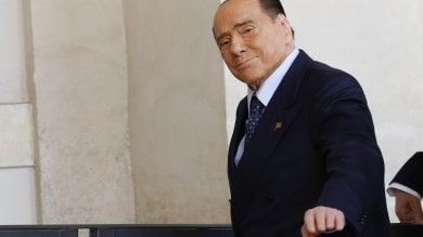 Forza Silvio. I figli, il fratello e la compagna Marta accanto a Berlusconi: grande apprensione nella famiglia e in Forza Italia