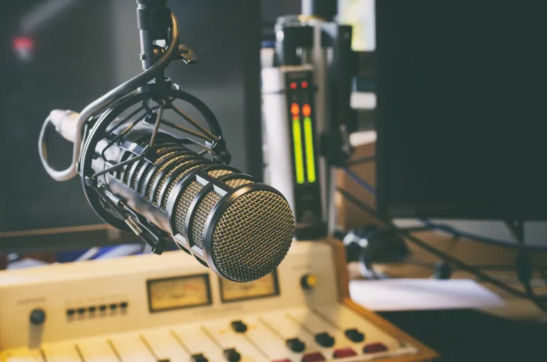 Studio radiowe, radio, mikrofon