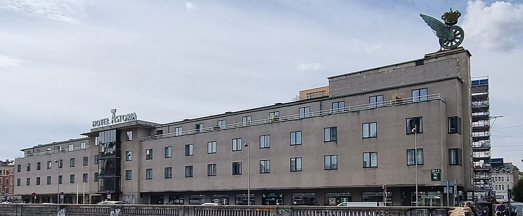  The hotel viewed from Banegårdspladsen.