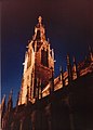 Catedral de estilo gótico (Marienkirche) por la noche