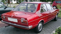 Audi 80 B1 vista posterior.