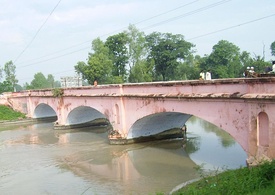 The East India Company-era (1854) Ganeshpur bridge over the Ganges Canal in Roorkee, 2008