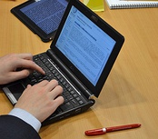 Types of subnotebooks, clockwise from left: Classic subnotebook (Compaq Contura Aero), Netbook (Asus Eee PC 1000H), Palmtop/Handheld PC (Sony VAIO C1, Fujitsu Lifebook 810U)