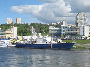 ПСКР «Чебоксары» на причале речного вокзала Чебоксар в качестве корабля-музея, июнь 2022 года.