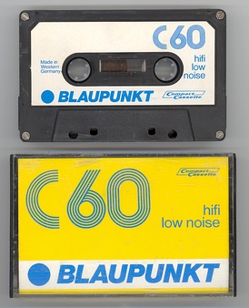 Компакт-кассета Blaupunkt на 60 минут и футляр от неё