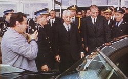 Illia recibiendo al presidente francés Charles de Gaulle, en octubre de 1964.