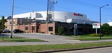 The WLUK-TV facility in 2007, before expansion.