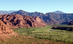 El río Calchaquí, a su paso por el sudoeste de la provincia. Alimenta la cuenca del río Pasaje