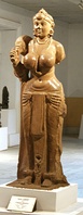 Didarganj Yakshi,[40]​ cultura Maurya, siglo III a. C.