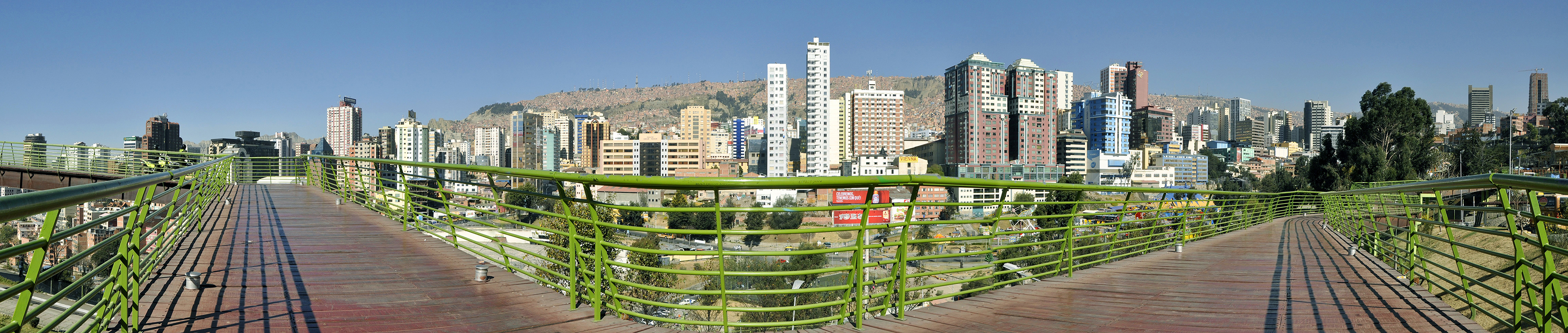  Panorama del centro de La Paz visto desde el Parque Urbano Central.