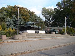 Monumento T-34 en el Museo de la lucha por el terraplén de Pomerania en Mirosławiec