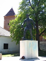 Statue of Nikola Jurišić in Senj, Croatia (left) and in Kőszeg, Hungary (right)