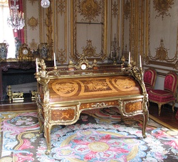 Ebanistería: Bureau du Roi, escritorio de Luis XV de Francia (1760), de Jean-François Oeben y Jean-Henri Riesener