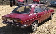 Audi 80 B1 rediseño vista posterior