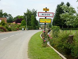 The road into Nédon
