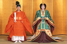 Свадебный портрет наследного принца Нарухито и наследной принцессы Масако в традиционной японской одежде, 1993 год 