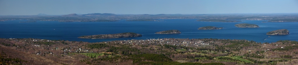  Frenchman Bay with Bar Island on the left and the Porcupine Islands around the town of Bar Harbor from the summit of Cadillac Mountain