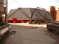 El hexágono es un teatro de arquitectura de tipo hexagonal ubicada en Reading, Reino Unido.