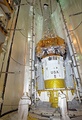 El Observatorio Chandra en la bodega del Space Shuttle en la Tierra
