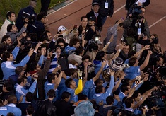 Luis Suárez celebrando el primer gol.