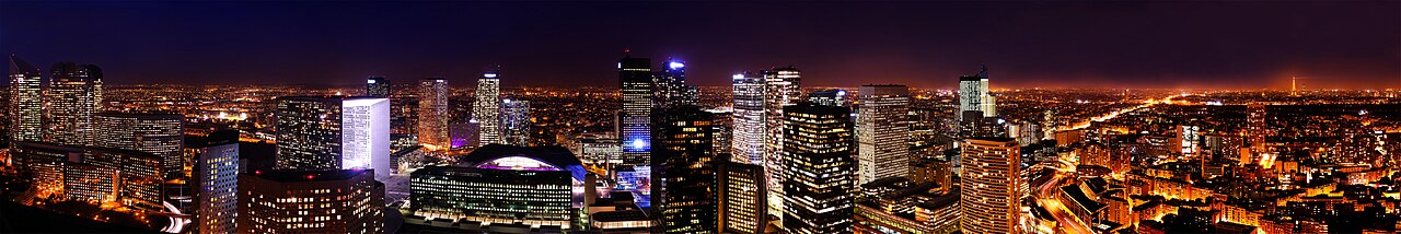  La Défense at night