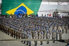 Tropas, del batallón de aviación del ejército, en formación.