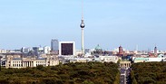 Berlin in Germany and Europe (left) and the city's inner district (right)