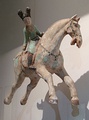 Jugador de polo Tang, Museo Guimet. Estas estatuillas de jugadores de polo en "caballos voladores" son las más buscadas