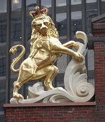 The lion and unicorn on the roof of the building are the same used in the Coat of Arms of the United Kingdom, a reminder of the building's past