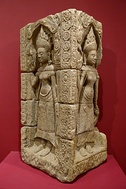 A corner relief with devatas; late 1100s to early 1200s AD (Bayon period); sandstone; Dallas Museum of Art (Texas, USA)