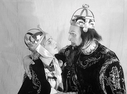 Аббас-Мирза Шарифзаде и Марзия Давудова, играя Макбета