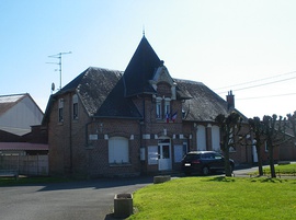 The town hall of Gomiécourt