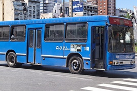 Marcopolo Torino GV con chasis Mercedes Benz OH1621L en Buenos Aires, Argentina