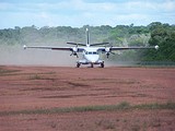 Посадка на грунтовой полосе L-410