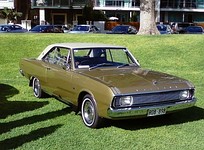 Argentina: Dodge GTX, 2 puertas sin parantes basado en la Plataforma A de cuarta generación de Chrysler (1967–1976)