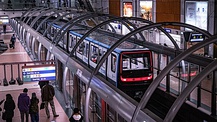 Train at Châtelet on Paris Métro Line 14