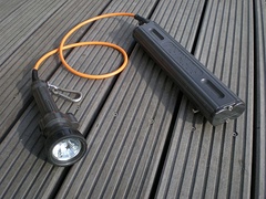 A "canister" style dive light