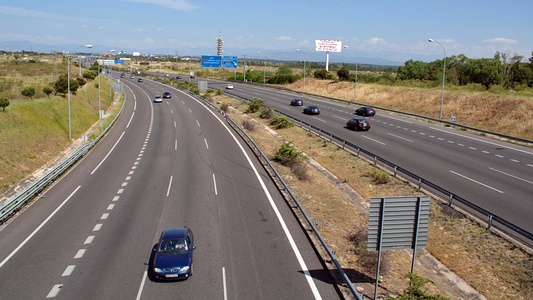 The M-40 autopista is one of the beltways serving Madrid. It is one of the few non-toll autopistas of significant length