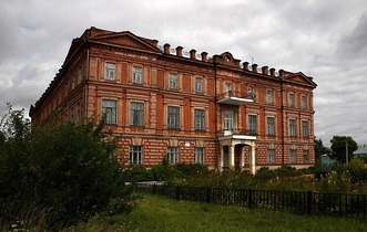 Здание Петровской ремесленной школы (в 2006)