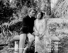 Forrest Stanley y Lenore Ulrich en The Heart of Paula (1916)