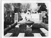 Niobe statue at Harry Houdini's Grave in New York City