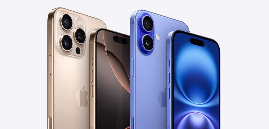 Twee iPhone 16 Pro-modellen in wit titanium met respectievelijk de achterkant met de 3 lenzen van het pro-camerasysteem en de voorkant, naast twee iPhone 16-modellen in de kleur ultramarijn met respectievelijk de achterkant met 2 cameralenzen en de voorkant.