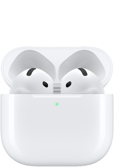 AirPods 4 i laddningsetuiet med locket öppet.