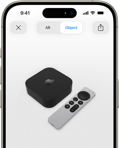 Ilustracja pokazuje urządzenie Apple TV 4K w widoku rzeczywistości rozszerzonej na ekranie iPhone’a 