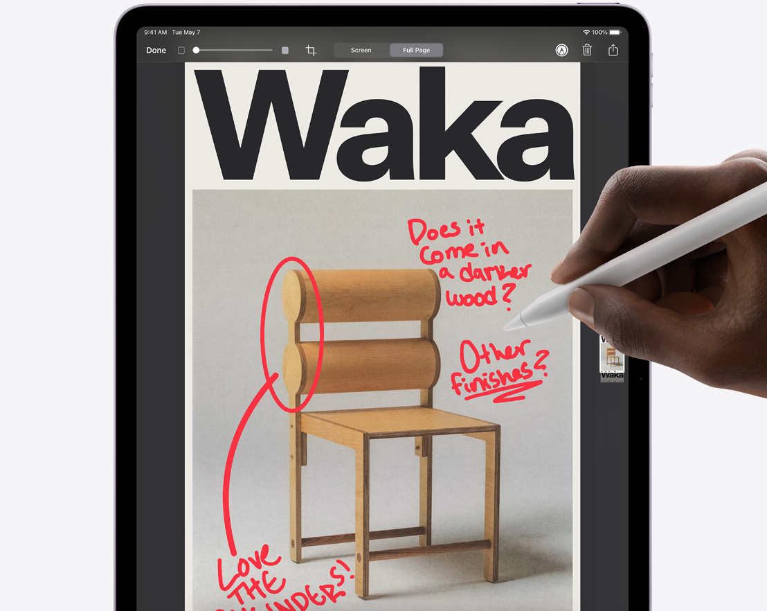 En Apple Pencil Pro brukes til å kommentere et skjermbilde av Safari på en iPad Pro.